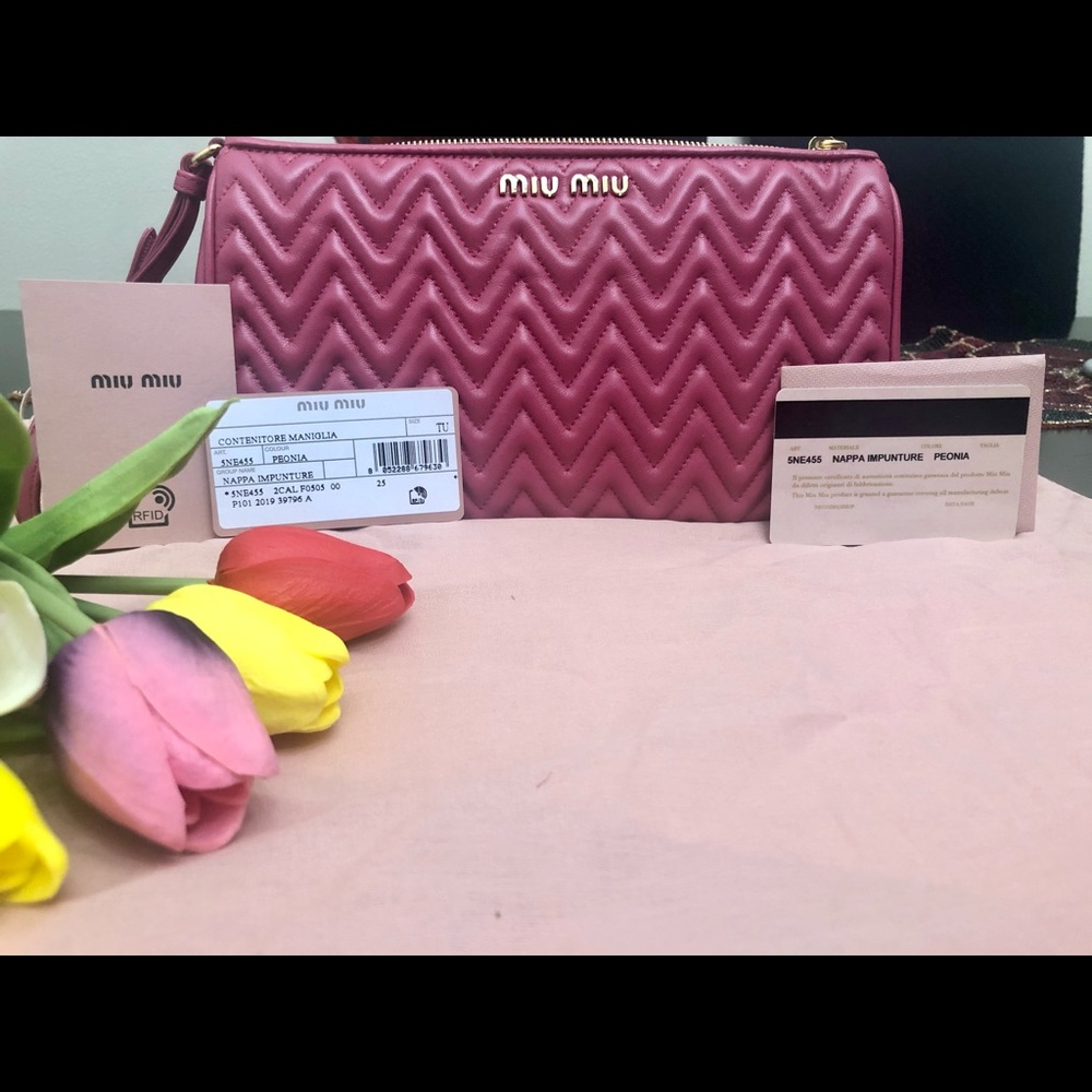 NWT Miu Miu matelasse quilted wristlet clutch